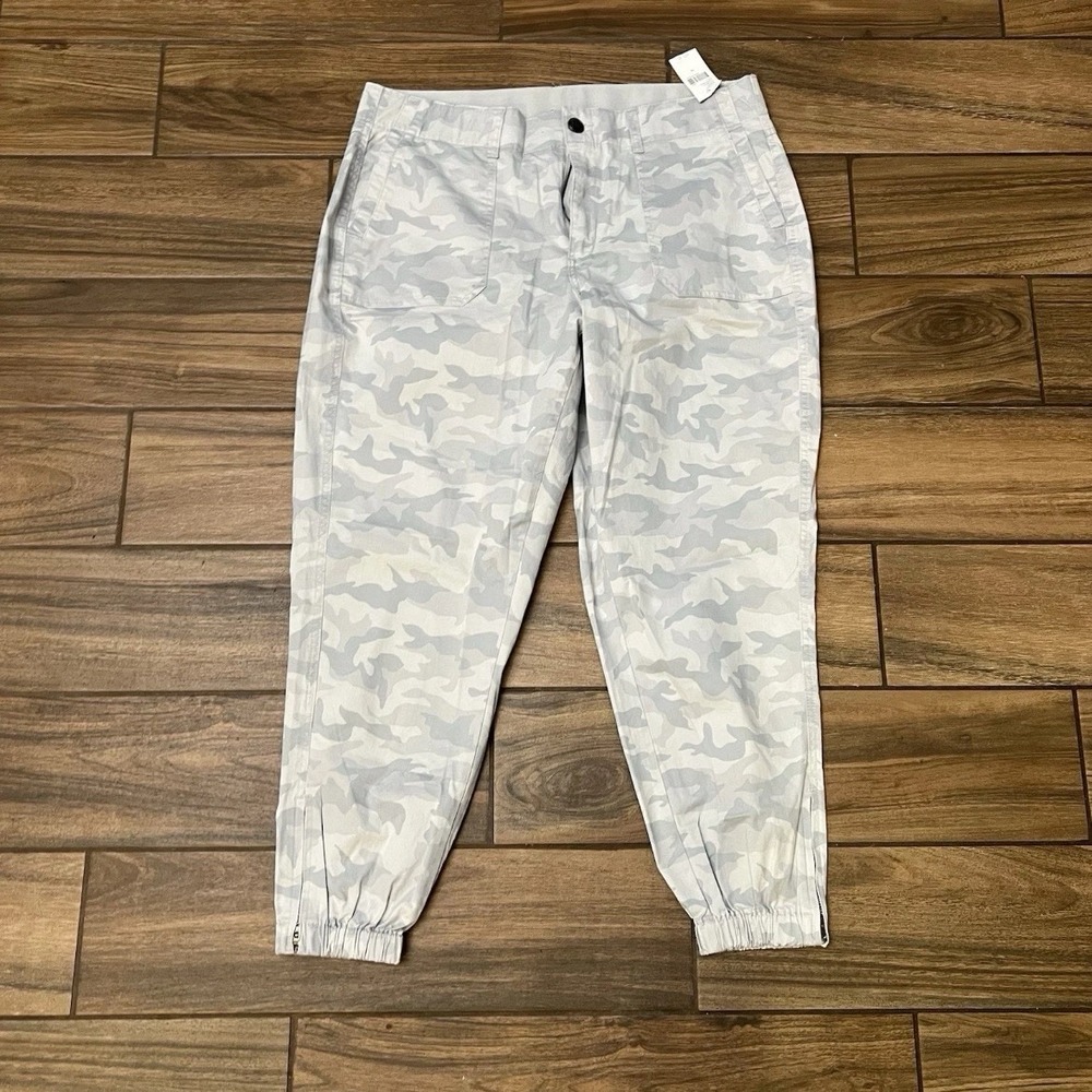 Lane Bryant Camo Jogger Pants Womens Size 18 Stretch Cargo Utility Gray NWT